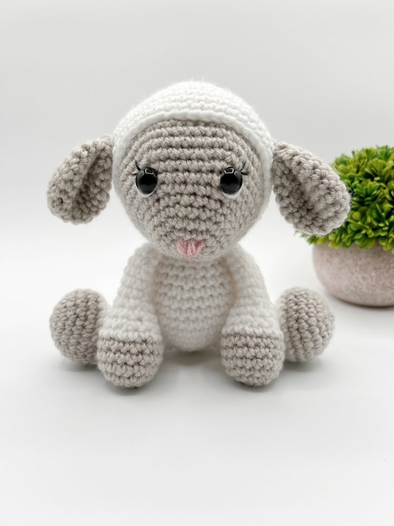lamb amigurumi